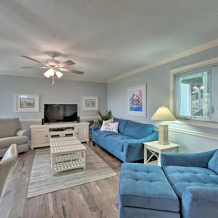Bright Emerald Isle Condo With Private Beach Access!